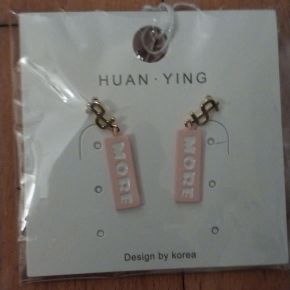 Huan Ying when earin - Picture 1 of 3